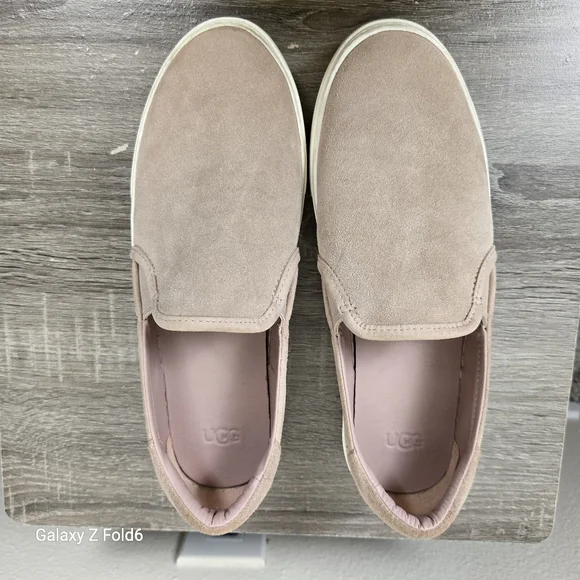 UGG Women’s Slip-On Sneakers Size 11 Pink Suede Casual Comfort Loafers Flats - Picture 2 of 9